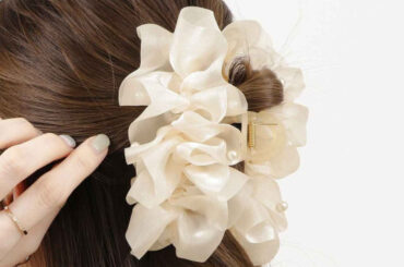 年末年始バタバタな40・50代へ →【3COINS】挟むだけで“きちんと見え”♡「主役バンス」