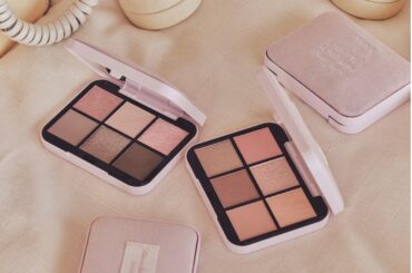 スナイデル ビューティ26年春コスメ、“ベロアケース入り”ピンクアイパレ＆むっちり厚膜リップバーム - ファッションプレス