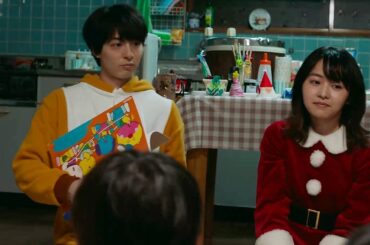 高杉真宙＆伊藤万理華、トナカイ＆サンタ姿披露　子供に絵本読み聞かせ　映画「架空の犬と嘘をつく猫」本編映像