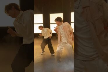 せっせせぇーい🧡🩷#SnowMan #SnowMan_SBY#SnowMan_THEBEST #向井康二　#佐久間大介 #トリリオンゲーム