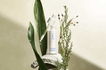 “雪肌精 ブルー”から紫外線を防ぐ日中用美容液が登場　コーセー独自の処方をUVアイテムに初採用 - WWDJAPAN