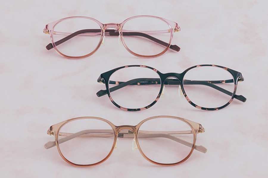 上からピンク、ピンクデミ（ピンクのべっ甲）、ベージュ【写真：Zoff】