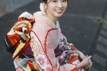 乃木坂46・菅原咲月、着物姿で表紙を飾る