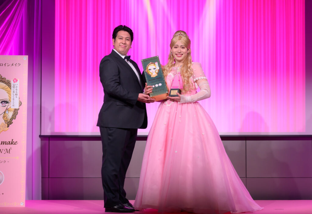 【レインボー登壇】「輝く瞳アワード2025 授賞式」開催!「ヒロインメイク 1day UV M」新色の魅力や“美しい瞳”について語る♡ 【レインボー登壇】「輝く瞳アワード2025 授賞式」開催!「ヒロインメイク 1day UV M」新色の魅力や“美しい瞳”について語る♡