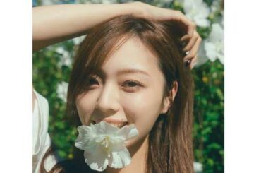 乃木坂46梅澤美波 花柄ワンピで無邪気な街ブラショット公開！晴れ女ぶりを発揮 2nd写真集先行カット第2弾 - au Webポータル