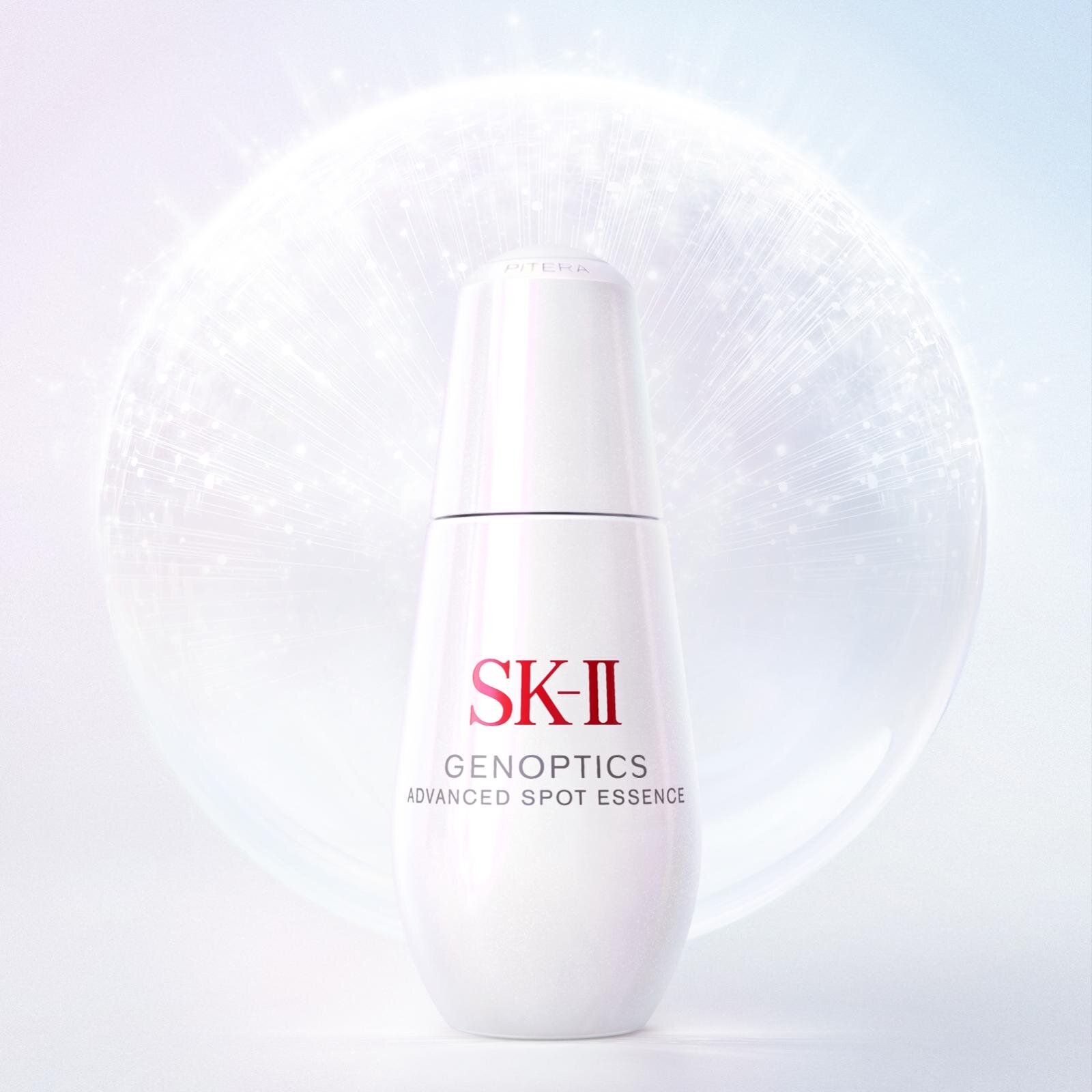 SK-II ジェノプティクス アドバンスド スポット エッセンス(医薬部外品) 30ml 17,490円、50ml 25,300円、75ml 33,550円(編集部調べ)