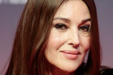 40〜60代の目もと悩みに。セレブに学ぶ“−5歳見え”ハリ＆潤いアイケア5選 | Vogue Japan