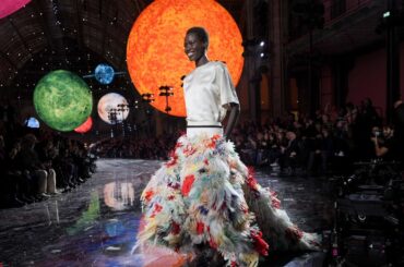 交代、終章、新世代──2025年モード界を象徴した4つの出来事 | Vogue Japan