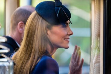 キャサリン妃がストレートヘアに。過去の美髪ルックをプレイバック | Vogue Japan