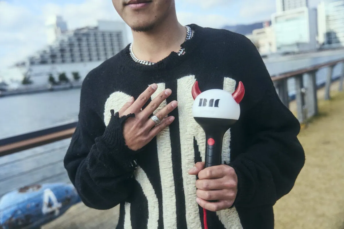 BABYMONSTERファンのライブファッションがすごかった！「HOT SAUCE」なりきり多発のMONSTIEZスナップを神戸ファイナルで敢行