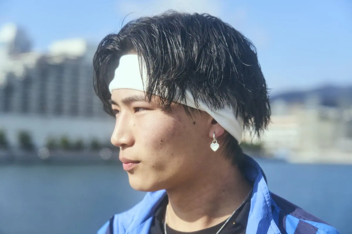 BABYMONSTERファンのライブファッションがすごかった！「HOT SAUCE」なりきり多発のMONSTIEZスナップを神戸ファイナルで敢行