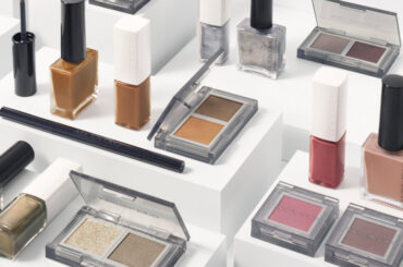 【2026年春コスメ】「アディクション」が“曖昧ニュアンス×洗練された艶”の新作リップグロスを発売 - WWDJAPAN