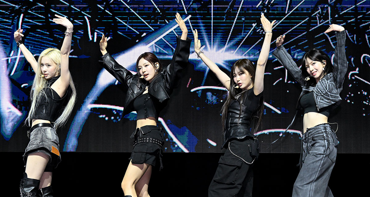 紅白出場の韓国アイドル「きのこ雲ランプ」騒動での“虚偽説明疑惑”に事務所はダンマリ…有吉&綾瀬の広島コンビ司会との共演に懸念の声