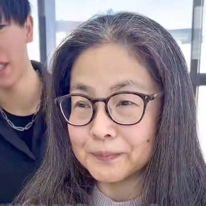 「とても素敵!」 毛量の多さ&広がりに悩むロングヘア女性→バッサリ〈ショート〉で大変身!