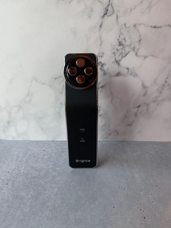 寝落ち、寝不足、飲み過ぎをなかったことに!「絶好調ですけど?」を偽装できる真冬のお助け3品【ファンデ・美容液・美顔器】_img3