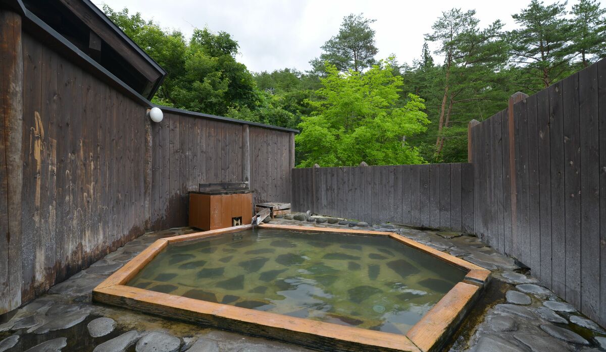 【プロも惚れ込む東北の名湯 vol.4】美容液のような極上の“にゅるとろ”浴感に感動!中山平温泉「うなぎ湯の宿 琢ひで」 | Precious.jp(プレシャス) 【プロも惚れ込む東北の名湯 vol.4】美容液のような極上の“にゅるとろ”浴感に感動!中山平温泉「うなぎ湯の宿 琢ひで」 | Precious.jp(プレシャス)