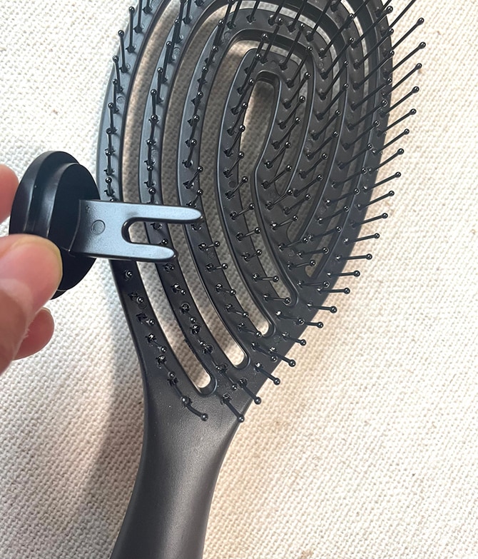 ダイソーでみつけた！髪が早く乾くブラシを使ってみました【100均バズりグッズ】_img6