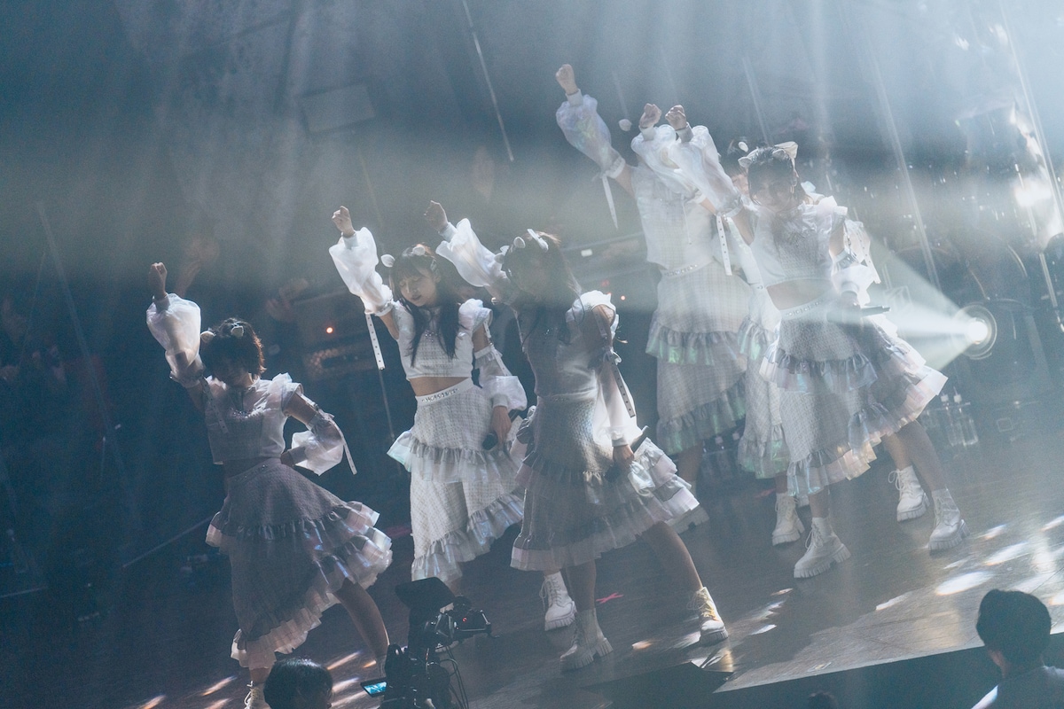 「Devil ANTHEM. ONE MAN LIVE『#でび夏霞演奏会2025』」の様子。(撮影:真島洸)