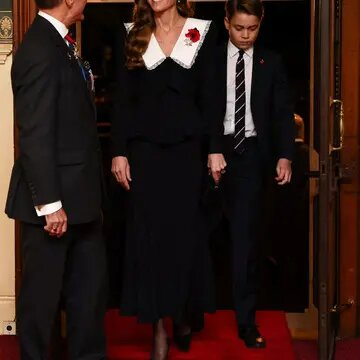 キャサリン妃に学ぶ、スマートなドレスアップスタイル【おしゃれな大人は何着てる？海外ファッションSNAP vol.05】