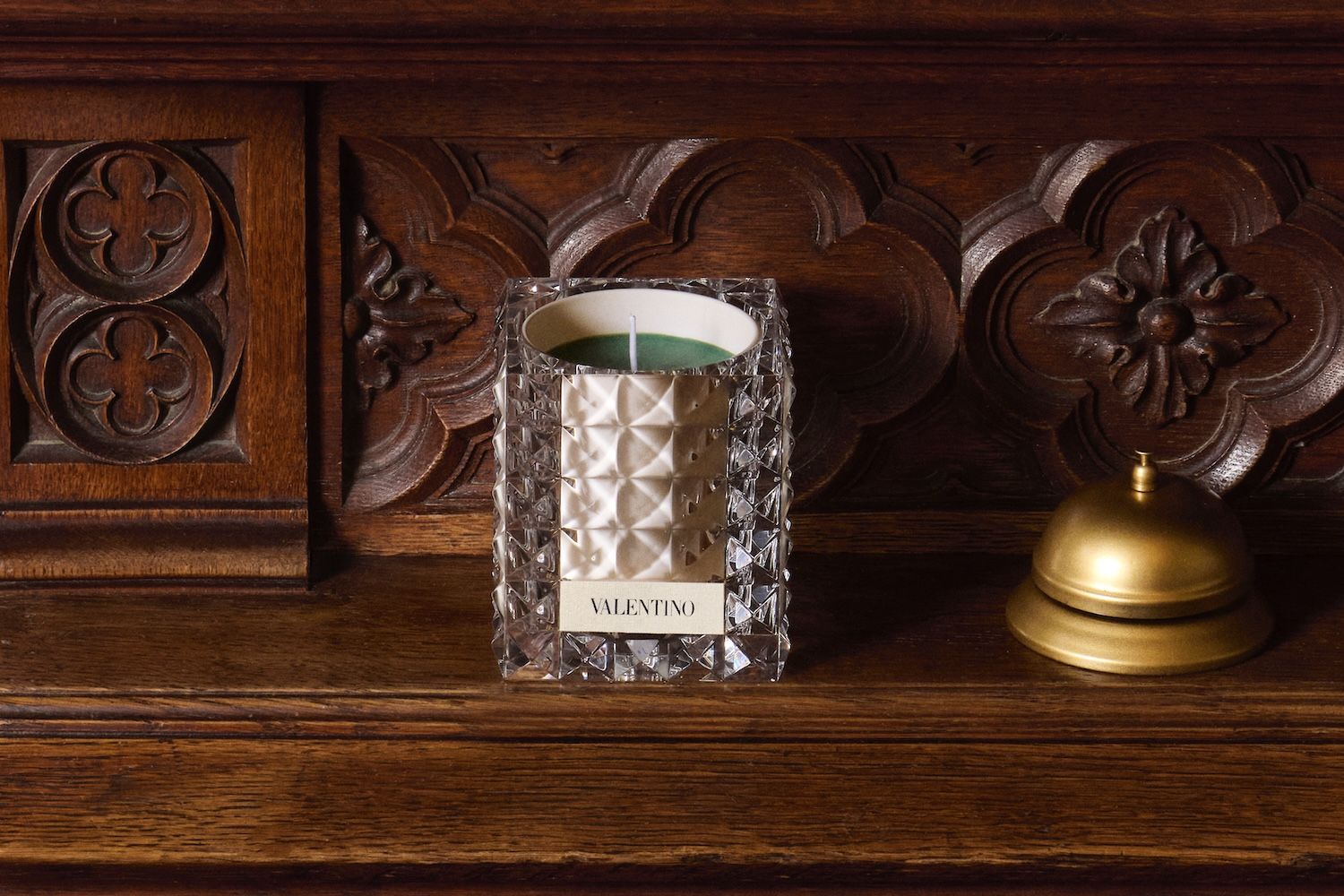 ヴァレンティノ ビューティが初のキャンドルコレクション「レ スィール」を発表