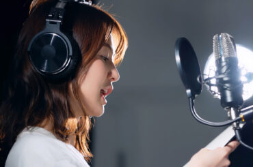 声優事務所81プロデュース、音声AI企業と提携　声を保護しながら多言語化目指す - KAI-YOU