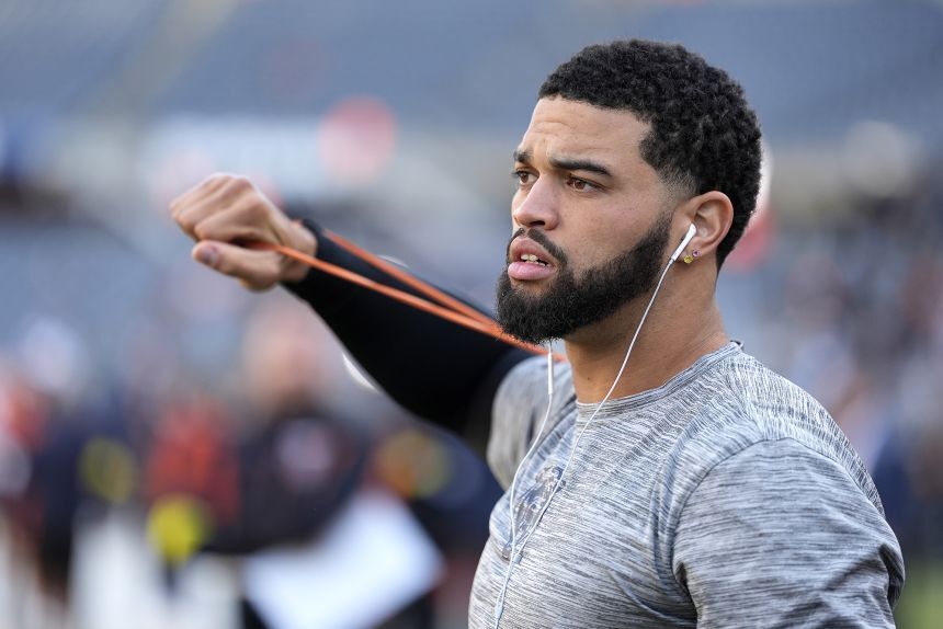 試合前のウォーミングアップをするNFLのケイレブ・ウィリアムズ/Patrick McDermott/Getty Images