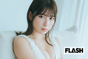 6種類の衣装で、Fカップの抜群なスタイルを存分に披露！FLASHデジタル写真集発売！