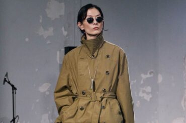 ルメール 2026年春夏コレクション、直感的に構成する衣服 - ファッションプレス