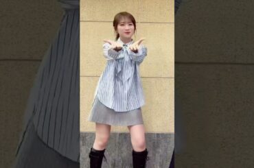 秋元真夏さん、イヤリングがポロリ！