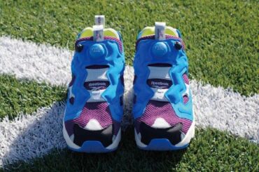 リーボックのスニーカー「インスタ ポンプフューリー 94」ブルー×パープルで、OMMOコラボ - ファッションプレス