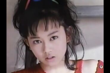 浅香 唯 ①雪印CМ ② 水着羽織と海 グラビア撮影 ③ ♪コンプレックスＢANZAI♪ 1986年