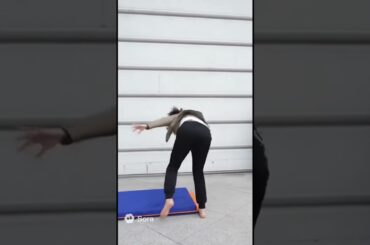 #女子アナ #テレビ  体を張ってマット運動する女子アナ