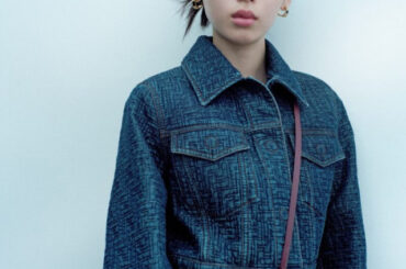 大河ドラマ「豊臣兄弟！」に出演中【白石 聖】とFENDIのクリーンなファッションストーリー