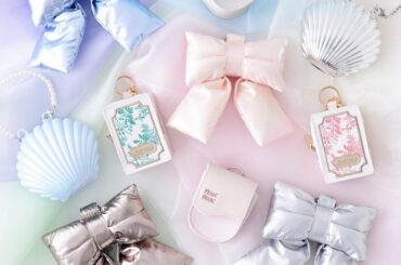 フランフラン“バッグチャームがエコバッグに”ふんわりリボンやキラキラ貝殻モチーフで - ファッションプレス