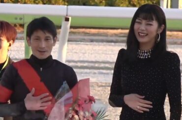 【東京大賞典　表彰式】優勝馬ディクテオン号（矢野貴之騎手）※プレゼンターは池田エライザ氏　2025年12月29日（月）大井競馬場