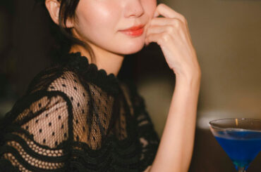 人気育成ゲームで注目の声優・小島菜々恵、待望の初デジタル写真集『ピント』をリリース テーマは「ふたりきりの熱海デート」