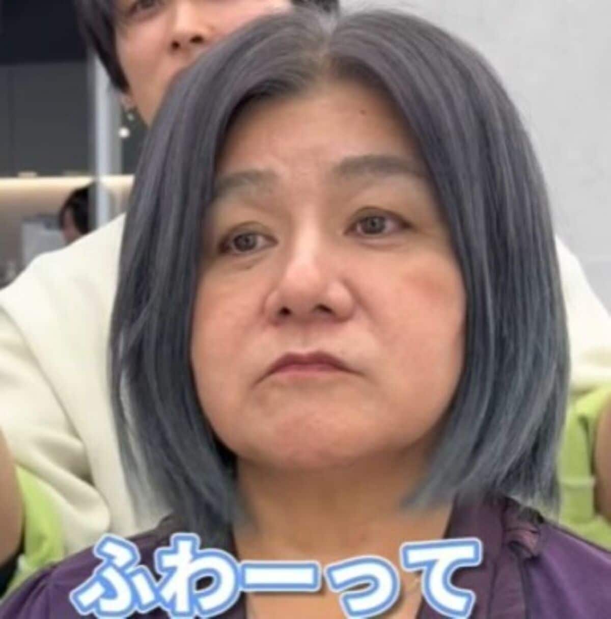 毛量の多さに悩む女性が「お任せカット」を依頼 まさかの大変身姿に絶賛の声 「若返った」「小顔に見える」の声 | LIMO | くらしとお金の経済メディア 毛量の多さに悩む女性が「お任せカット」を依頼 まさかの大変身姿に絶賛の声 「若返った」「小顔に見える」の声 | LIMO | くらしとお金の経済メディア