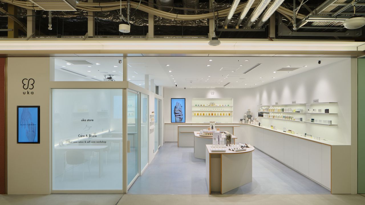 ジェルいらず。「ガラスネイル」のような自爪をかなえるサロン【エディター体験録】 | Vogue Japan ジェルいらず。「ガラスネイル」のような自爪をかなえるサロン【エディター体験録】 | Vogue Japan