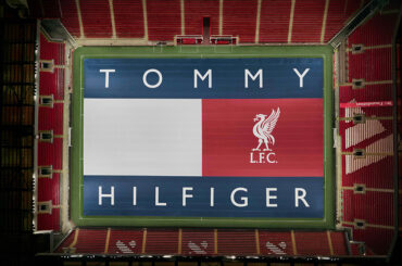 ファッション×フットボールの新たな可能性。トミー ヒルフィガーとリヴァプール FCがパートナーシップを締結しました。 | news