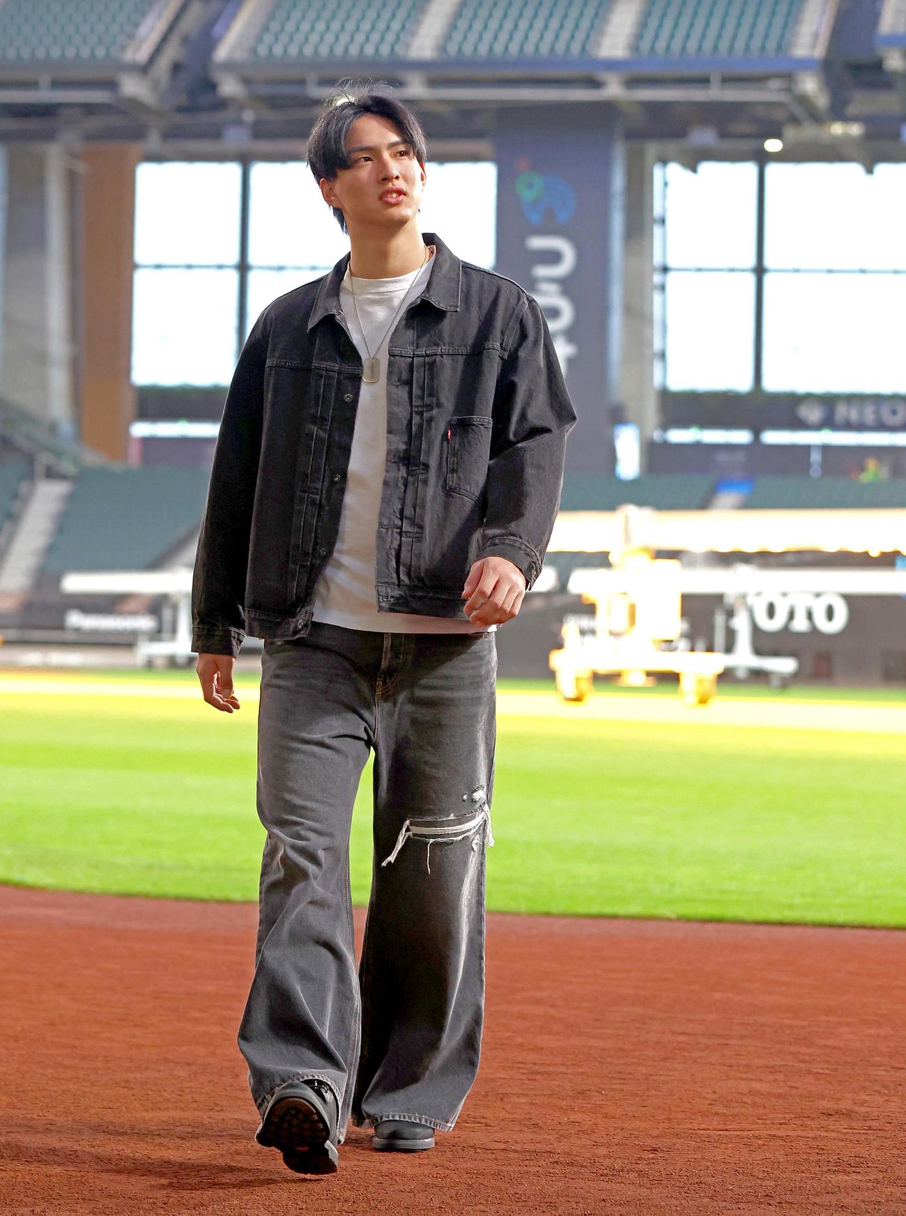 デニム素材コーデで決める達（撮影・黒川智章）