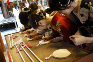 乃木坂46 五百城茉央、奥田いろは、菅原咲月、愛宕心響、瀬戸口心月 成人式で絵馬にしたためたこと？17