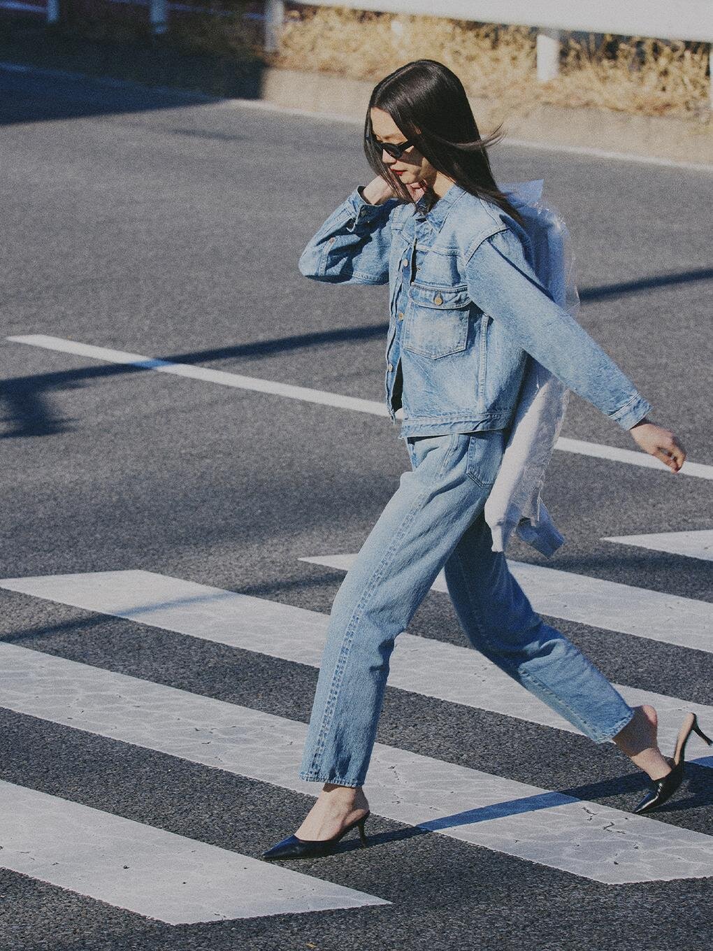 アメリ×ニューマニュアルのデニムセットアップ、”ヴィンテージ風”ジャケットやジーンズ｜写真5