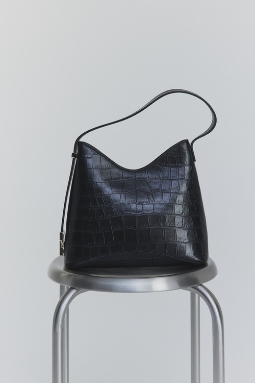 オソイ　価格：50,600円（税込）