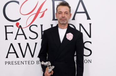 ピーター・ミュリエ、アライアのクリエイティブ・ディレクターを退任 | Vogue Japan