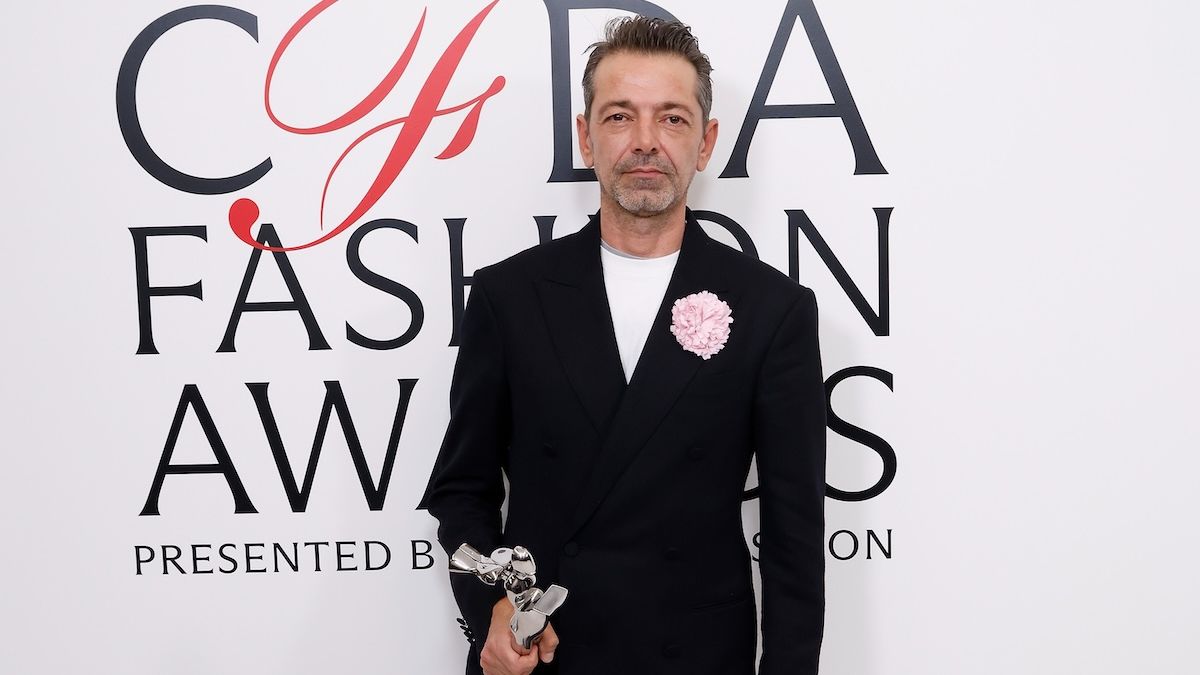 ピーター・ミュリエ、アライアのクリエイティブ・ディレクターを退任 | Vogue Japan ピーター・ミュリエ、アライアのクリエイティブ・ディレクターを退任 | Vogue Japan