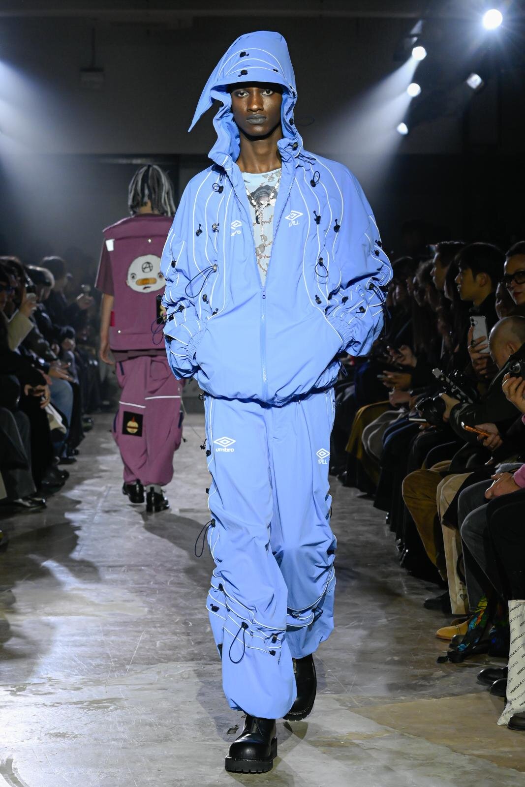 キディル 2026-27年秋冬コレクション - 静寂なパンク、穏やかな“ヘブン”へ...｜写真17