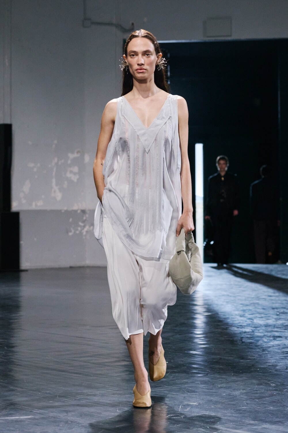 ルメール 2026年春夏コレクション、直感的に構成する衣服｜写真52