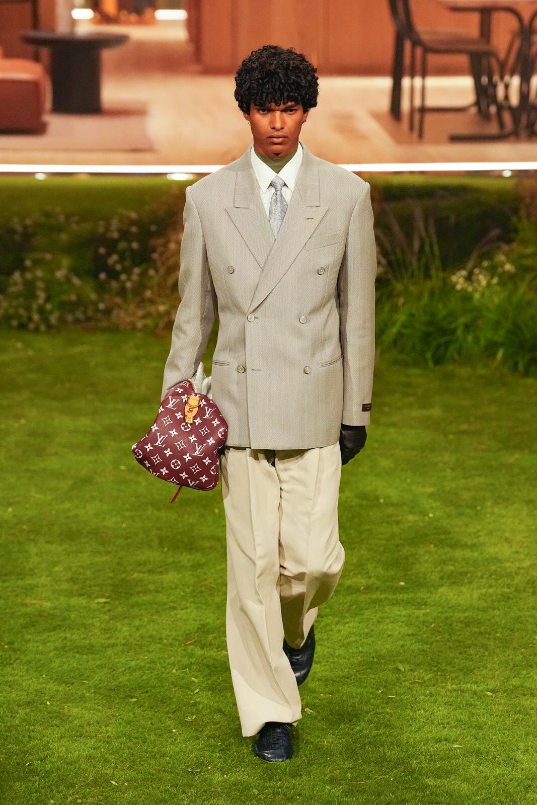 ルイ・ヴィトン 2026-27年秋冬コレクション - 未来へ繋がるダンディなワードローブ｜写真1