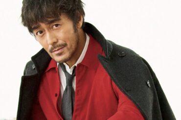 阿部 寛が着こなす洗練の９ルック。コート、レザー、ニット…モードはスクリーンを超えて。