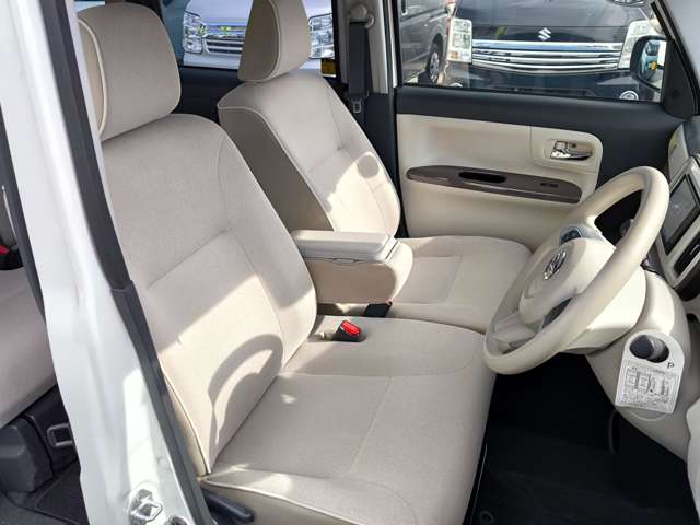 東北道久喜インター料金所を出たら大宮方面に向かっていただき、埼玉栗橋線を直進５ｋｍ右側にございます。白岡西交差点を右折し、１つ目十字路を右折していただくと当店駐車場がございます。